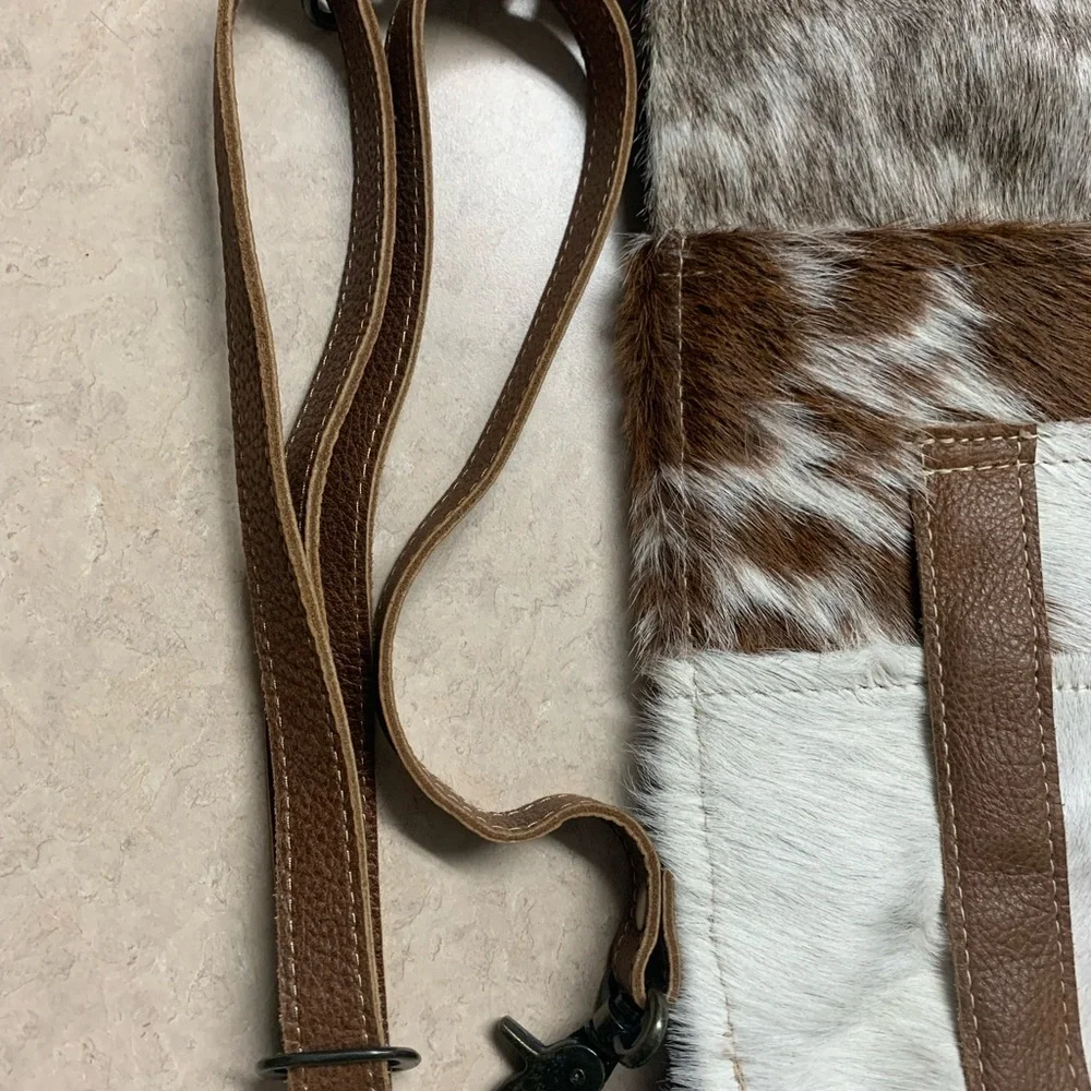 Myra Bag, Genuine Cowhide bag. - Picture 4 of 16